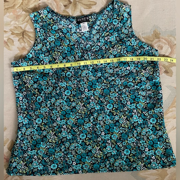XL navy and teal floral sleeveless blouse - Picture 7 of 7